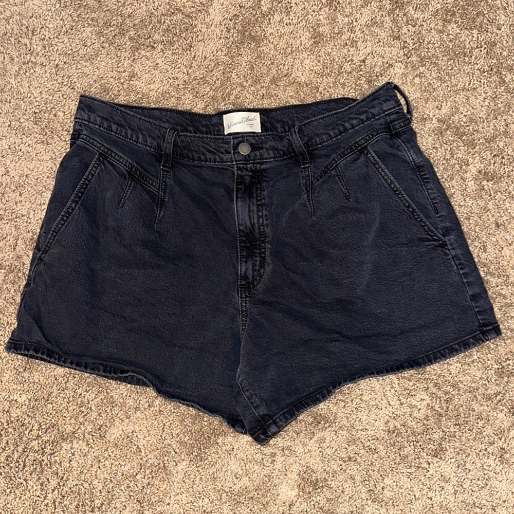 Universal Thread shorts